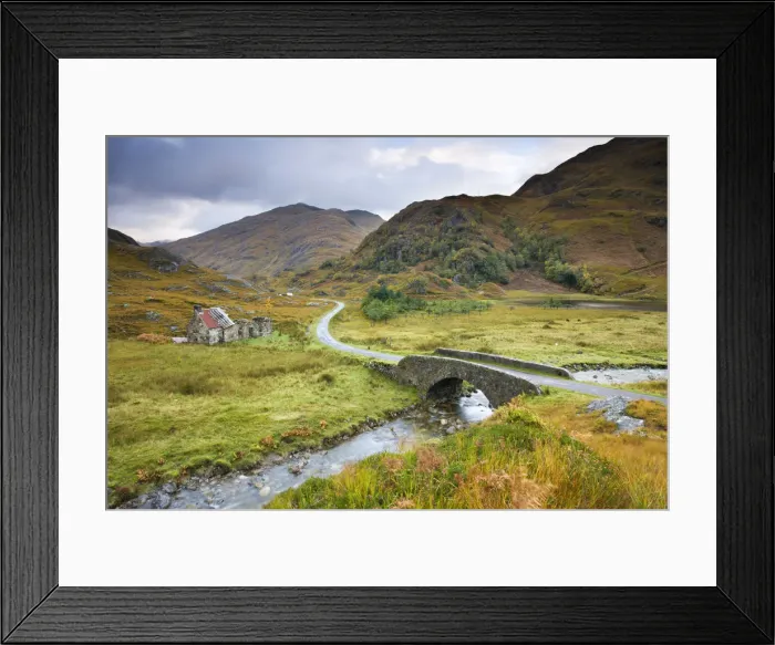 Framed Print : Abandoned cottage near Kinloch Hourn in the Scottish Highlands, Scotland Framed Print : Abandoned cottage near Kinloch Hourn in the Scottish Highlands, Scotland
