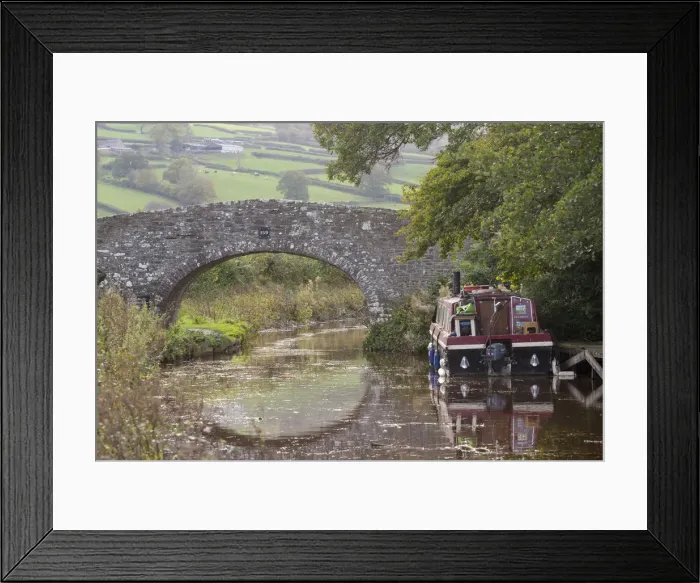 Framed Print : Narrowboat on the Monmouthshire & Brecon Canal in the Brecon Beacons National Park