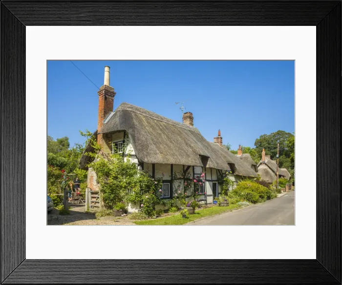 Framed Print : Thatched cottage, Wherwell, Hampshire, England, UK Framed Print : Thatched cottage, Wherwell, Hampshire, England, UK