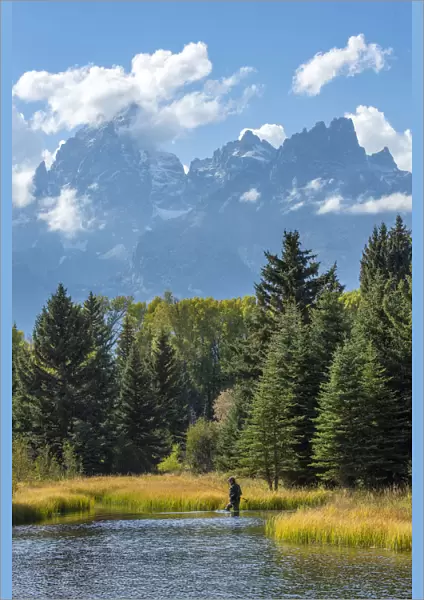 USA, Wyoming, Rockie Mountains, Teton County, Grand Teton National Park, fly fisherman