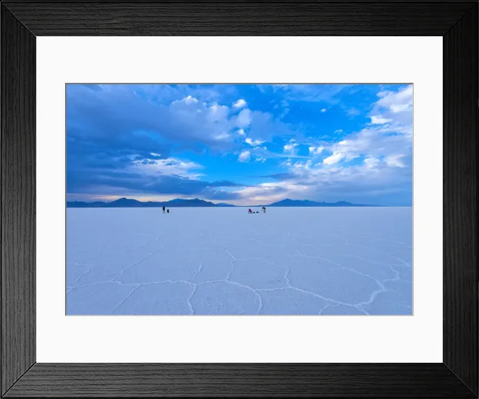Framed Print : USA, Utah, Wendover, Bonneville Salt Flats, photographers out on the plain