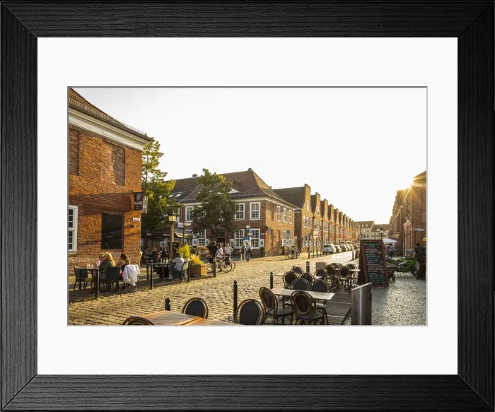 Framed Print : Cafes / restaurnats in the Dutch Quarter, Potsdam, Brandenburg, Germany Framed Print : Cafes / restaurnats in the Dutch Quarter, Potsdam, Brandenburg, Germany