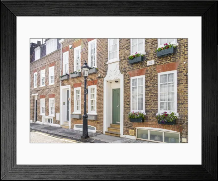 Framed Print : Building facade, Knightsbridge, London, England, UK Framed Print : Building facade, Knightsbridge, London, England, UK