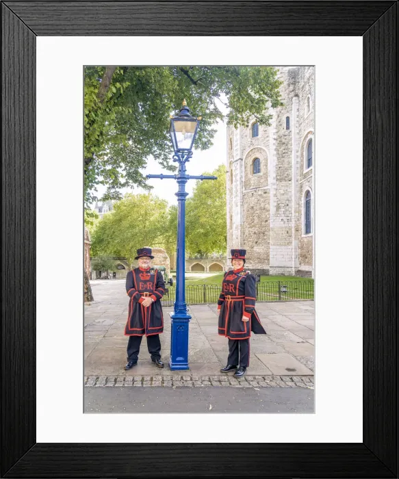 Framed Print : Male and female Beefeaters or Yeoman at the Tower of London, UNESCO World Heritage site Framed Print : Male and female Beefeaters or Yeoman at the Tower of London, UNESCO World Heritage site