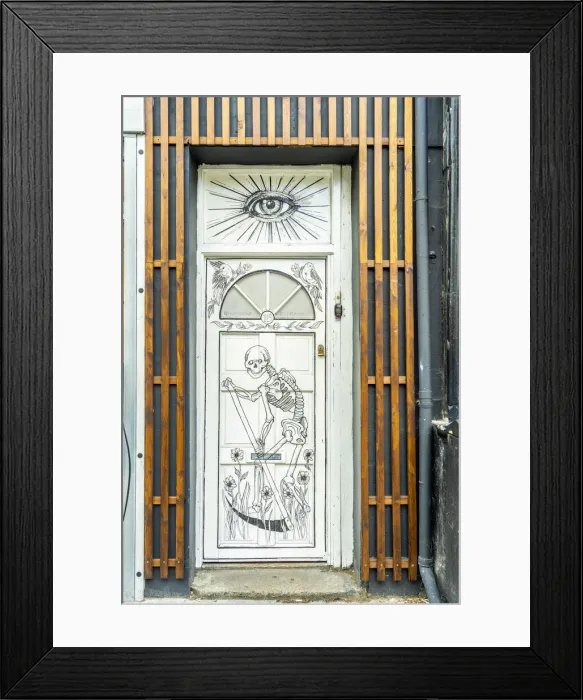 Framed Print : Street art on a door Shoreditch, London, England, Uk Framed Print : Street art on a door Shoreditch, London, England, Uk