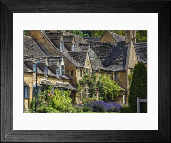 Framed Print : Europe, United Kingdom, England, Cotswolds. Stone cottages in Broadway village