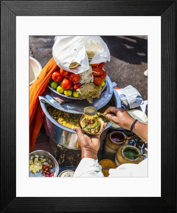Framed Print : A street food vendor in New Delhi, India, Asia Framed Print : A street food vendor in New Delhi, India, Asia