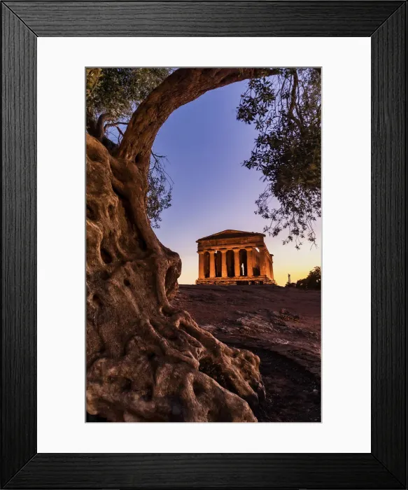 Framed Print : Agrigento, Sicily. People visiting Concordia Temple in the Valley of Temples at dusk Framed Print : Agrigento, Sicily. People visiting Concordia Temple in the Valley of Temples at dusk