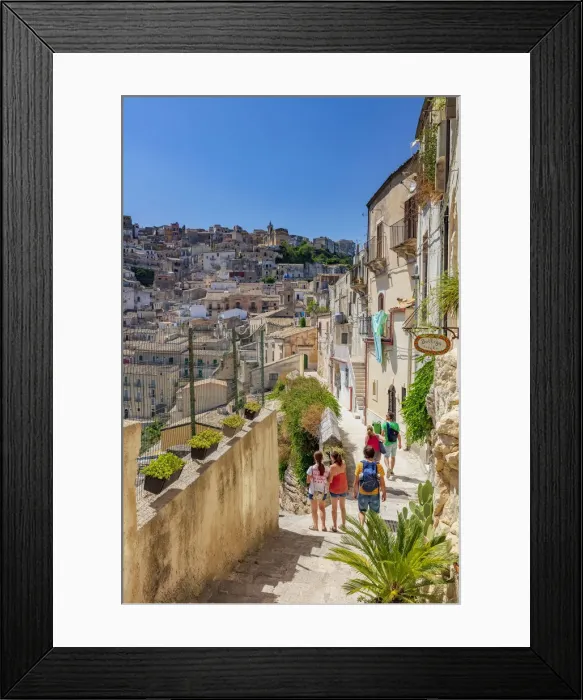 Framed Print : Ragusa Ibla, Sicily. People walking along the streets of the old town