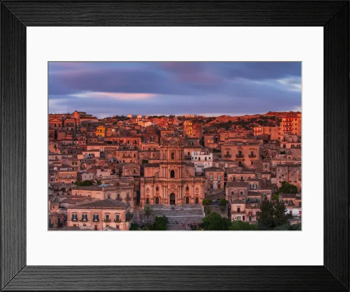 Framed Print : Modica, Sicily. The baroque Cathedral at sunset Framed Print : Modica, Sicily. The baroque Cathedral at sunset