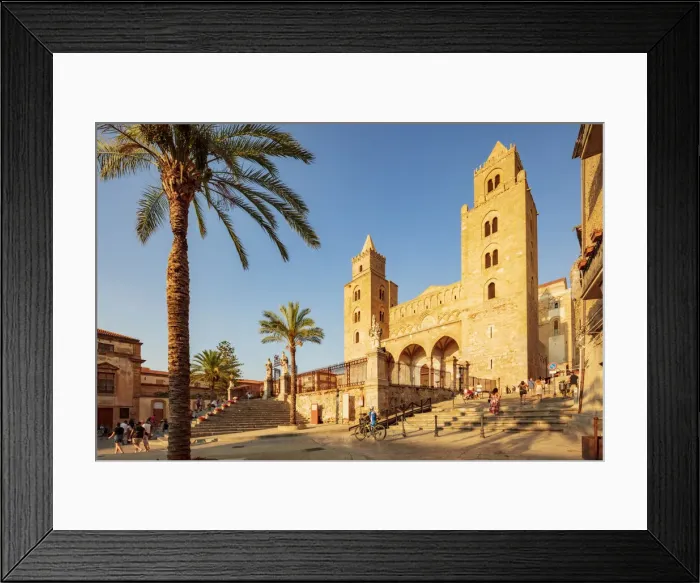 Framed Print : Cefaluaa, Sicily. People visiting the baroque Cathedral at sunset Framed Print : Cefaluaa, Sicily. People visiting the baroque Cathedral at sunset