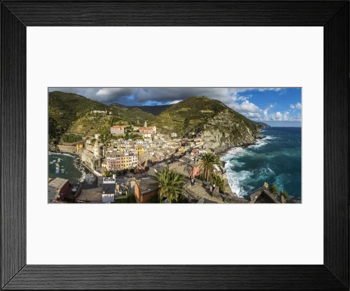 Framed Print : Vernazza, Cinque Terre, Liguria, Italy Framed Print : Vernazza, Cinque Terre, Liguria, Italy