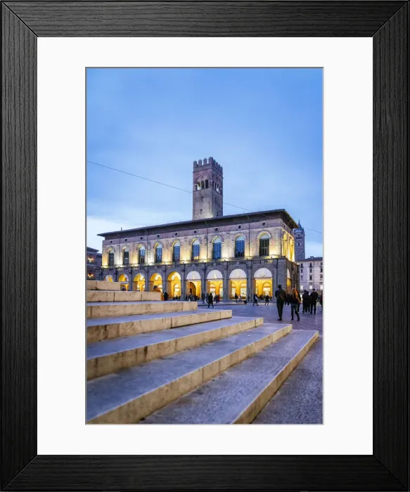 Framed Print : Stairways and buildings in Piazza Maggiore, Bologna, Emilia Romagna, Italy Framed Print : Stairways and buildings in Piazza Maggiore, Bologna, Emilia Romagna, Italy