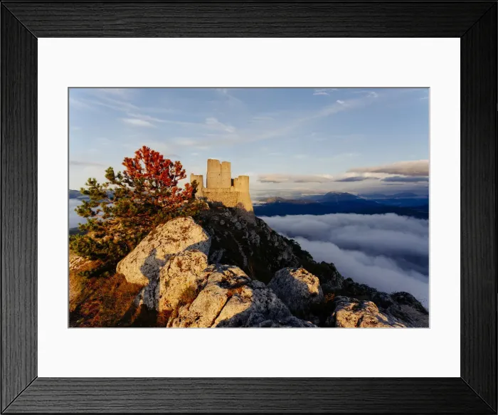 Framed Print : Rocca Calascio old castle in the wild Gran Sasso landscape at sunset. Abruzzo, Italy Framed Print : Rocca Calascio old castle in the wild Gran Sasso landscape at sunset. Abruzzo, Italy