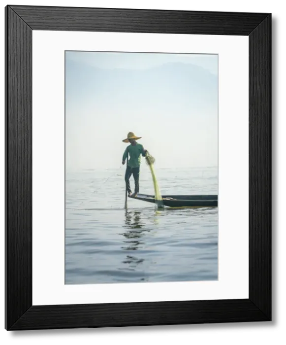Framed Print : Fisherman with a fishing, Lake Inle, Nyaungshwe Township, Taunggyi District, Shan State Framed Print : Fisherman with a fishing, Lake Inle, Nyaungshwe Township, Taunggyi District, Shan State
