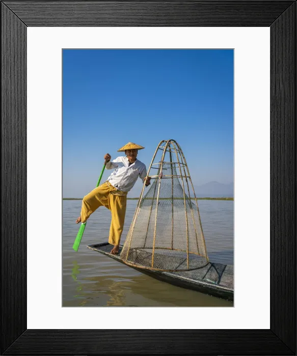 Framed Print : Intha fisherman with a traditional conical fishing, Lake Inle, Nyaungshwe Township
