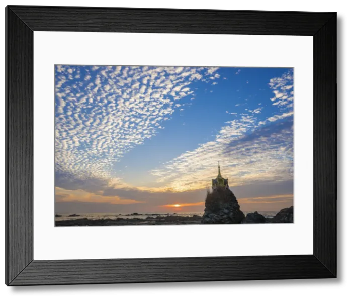 Framed Print : Pagoda at Chaung Tha Beach, Chaungtha at sunset, Pathein Township, Pathein District