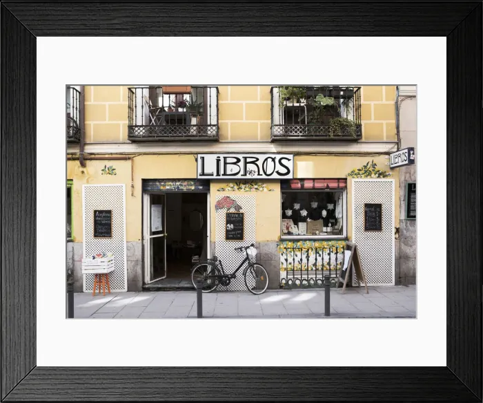 Framed Print : Libros bookshop in Malansaana, Madrid, Spain Framed Print : Libros bookshop in Malansaana, Madrid, Spain