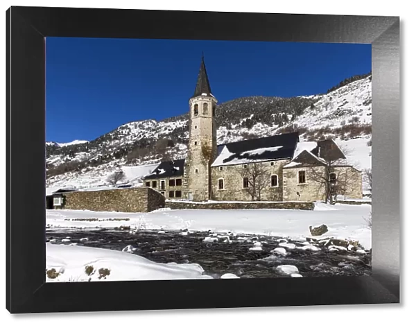 Europe, Spain, Catalonia, Val d Aran, The church and the refuge of Mongarri in Alt