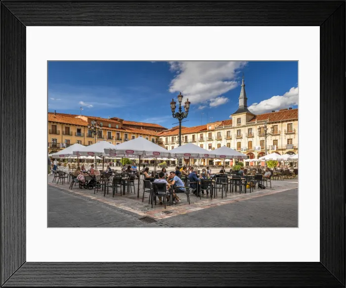 Framed Print : Outdoor cafe, Plaza Mayor, Leon, Castile and Leon, Spain Framed Print : Outdoor cafe, Plaza Mayor, Leon, Castile and Leon, Spain