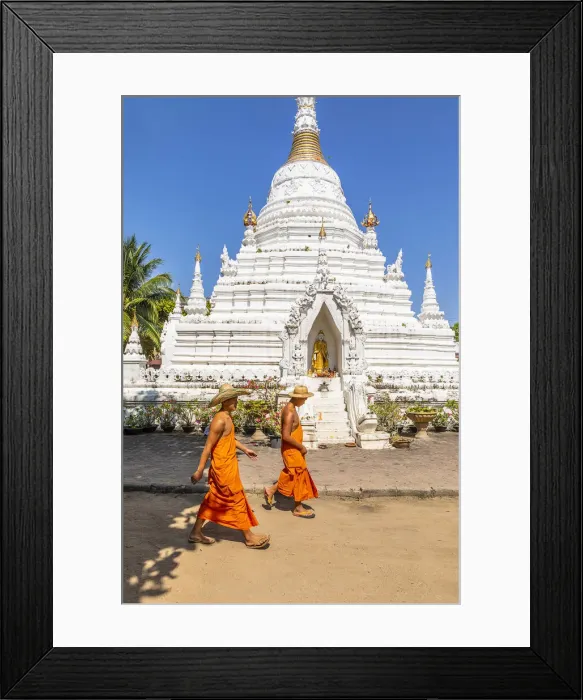 Framed Print : Two monks walking past a stupa in Wat Phan On temple complex, Chiang Mai Framed Print : Two monks walking past a stupa in Wat Phan On temple complex, Chiang Mai