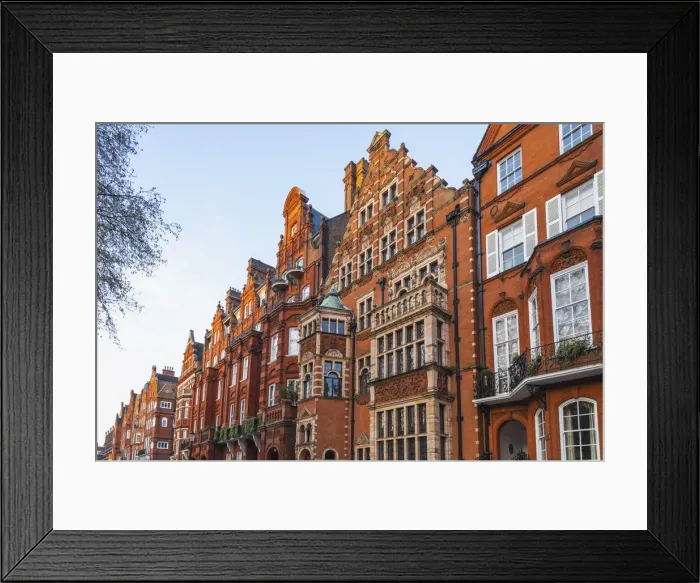 Framed Print : England, London, Westminster, Kensington and Chelsea, Knightsbridge, Cadogan Square Framed Print : England, London, Westminster, Kensington and Chelsea, Knightsbridge, Cadogan Square