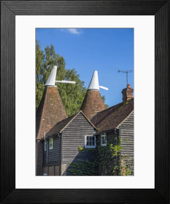 Framed Print : Oast House, Goudhurst, Cranbrook, Kent, England, UK Framed Print : Oast House, Goudhurst, Cranbrook, Kent, England, UK