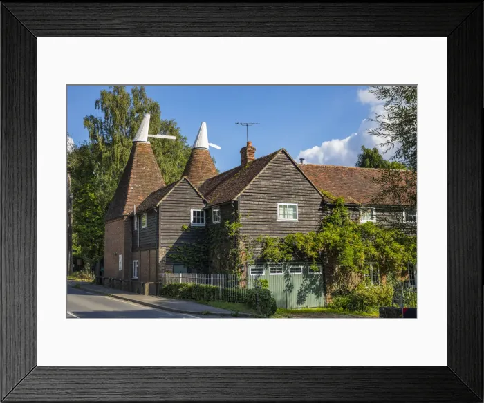 Framed Print : Oast House, Goudhurst, Cranbrook, Kent, England, UK Framed Print : Oast House, Goudhurst, Cranbrook, Kent, England, UK