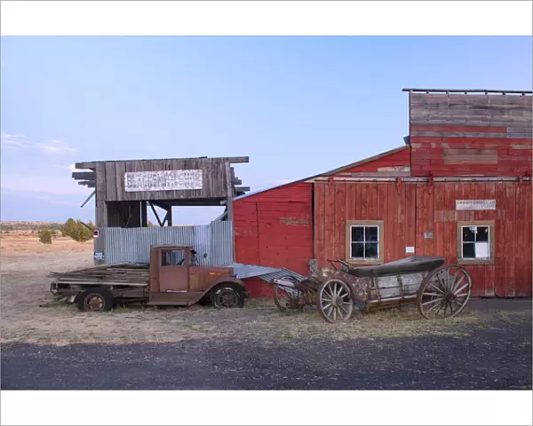 USA, Oregon, Wasco County, Shaniko, Ghost Town, barn museum