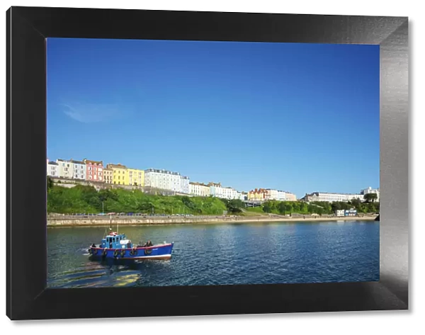 Europe, United Kingdom, Wales, Pembrokeshire, View of Tenby town and Carmathen Bay