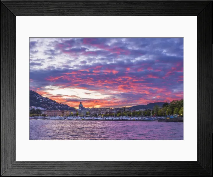 Framed Print : Sunrise on Como city and lake Como, Lombardy, Italy Framed Print : Sunrise on Como city and lake Como, Lombardy, Italy