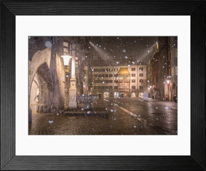 Framed Print : A snowy evening in the inner city of Innsbruck, Tyrol, Austria Framed Print : A snowy evening in the inner city of Innsbruck, Tyrol, Austria