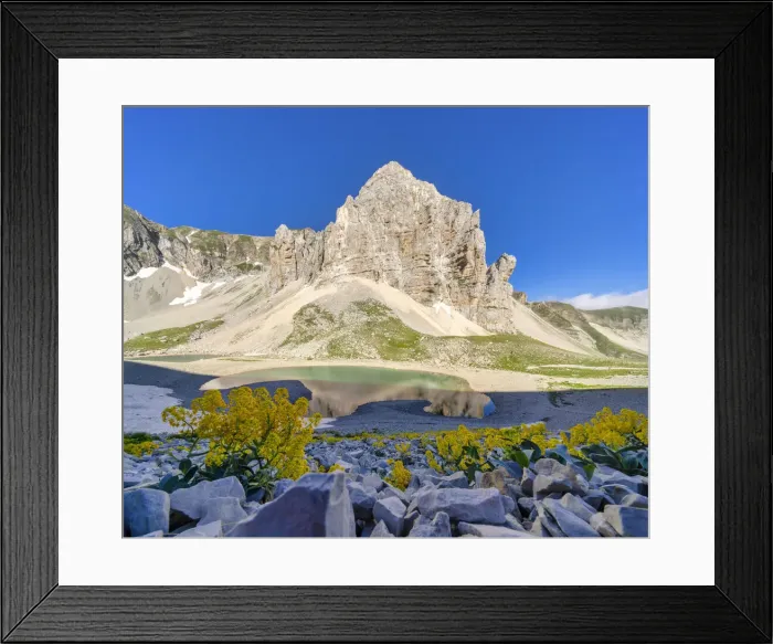 Framed Print : Italy, Umbria, Sibillini mountain range, Mount Vettore, Lake Pilato Framed Print : Italy, Umbria, Sibillini mountain range, Mount Vettore, Lake Pilato