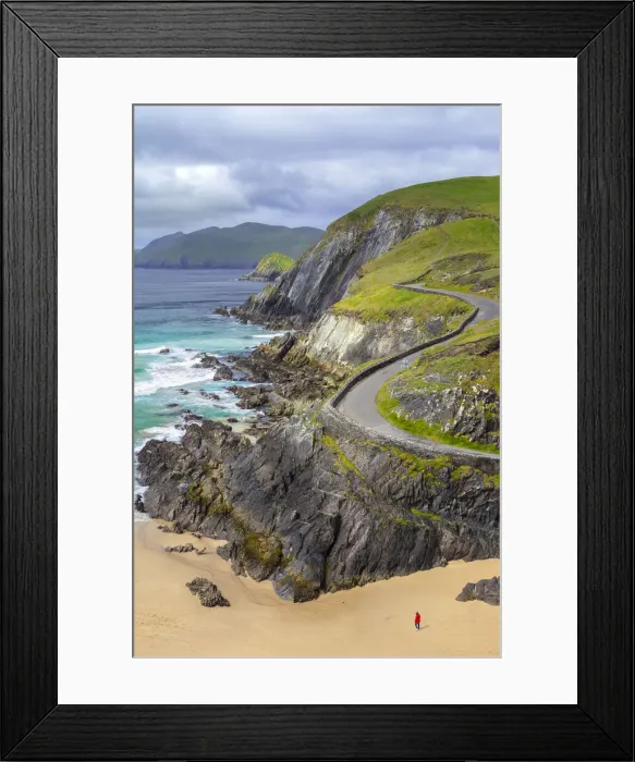 Framed Print : View of the Coumeenoole beach (Slea Head). Dingle peninsula, County Kerry Framed Print : View of the Coumeenoole beach (Slea Head). Dingle peninsula, County Kerry