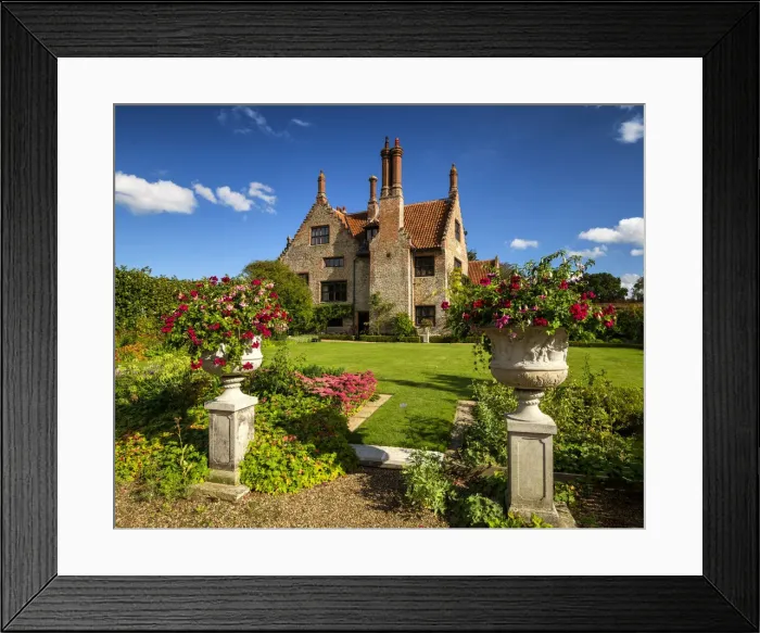 Framed Print : Hindringham Hall, Norfolk, England Framed Print : Hindringham Hall, Norfolk, England