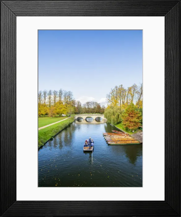 Framed Print : Punting on the River Cam, Cambridge, Cambridgeshire, England Framed Print : Punting on the River Cam, Cambridge, Cambridgeshire, England