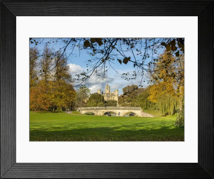 Framed Print : Punting on the River Cam and St Johns College in Autumn, Cambridge Framed Print : Punting on the River Cam and St Johns College in Autumn, Cambridge