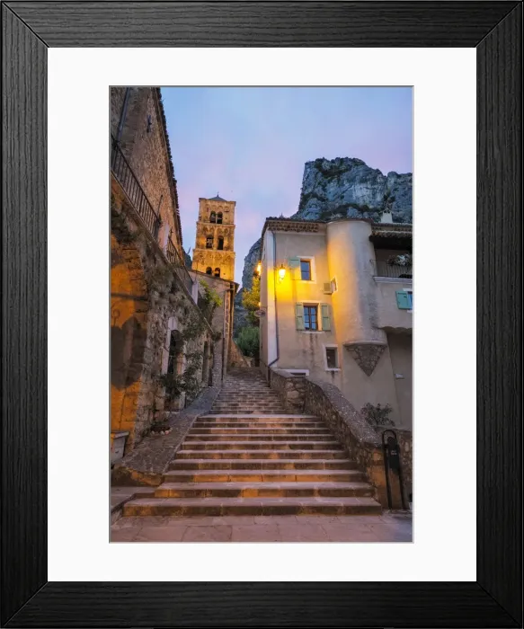 Framed Print : Moustiers-Sainte-Marie, Alpes-de-Hautes-Provence, France