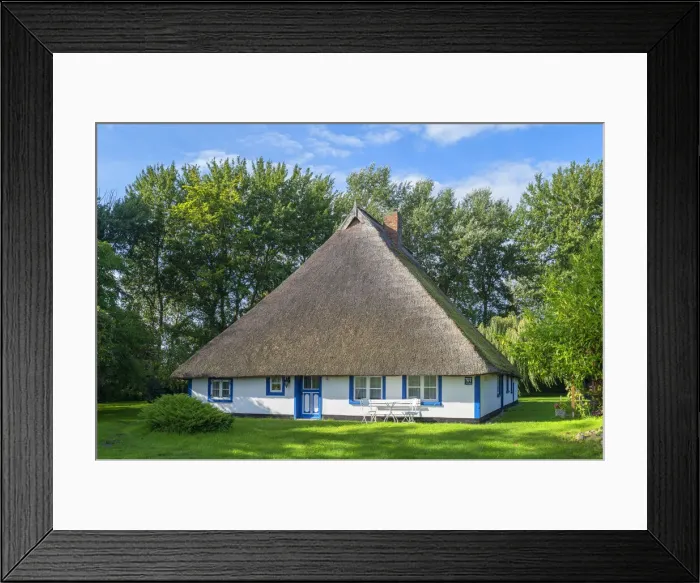 Framed Print : Thatched roof house at Freesenort, Rugen, Germany Framed Print : Thatched roof house at Freesenort, Rugen, Germany