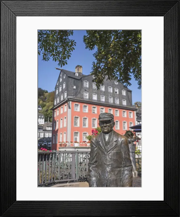 Framed Print : Sculpture of the retail-dealer Paul MaaBen at Monschau Eifel Framed Print : Sculpture of the retail-dealer Paul MaaBen at Monschau Eifel