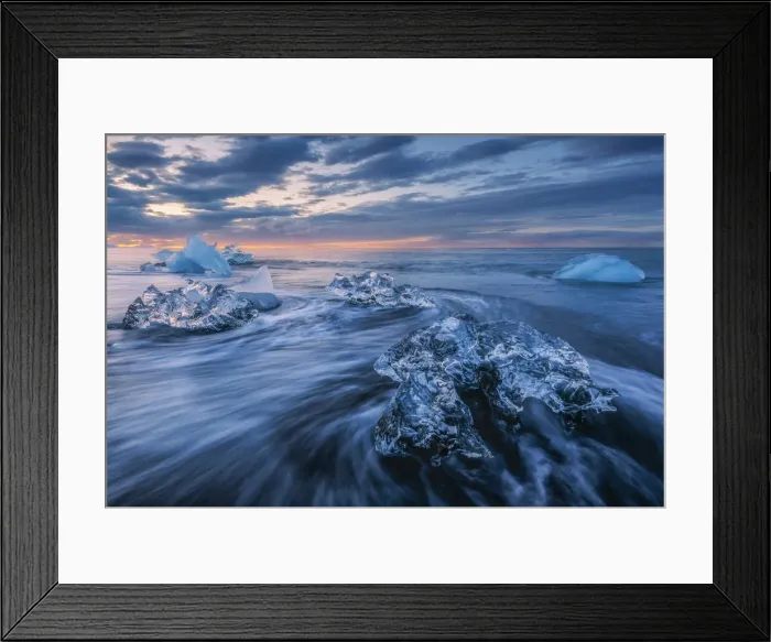 Framed Print : Diamond beach iceburgs Breidamerkursandur, Iceland