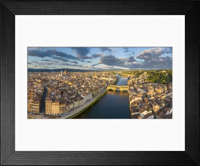Framed Print : Italy, Tuscany, Florence, Ponte Vecchio, Arno river and Firenze city center Framed Print : Italy, Tuscany, Florence, Ponte Vecchio, Arno river and Firenze city center