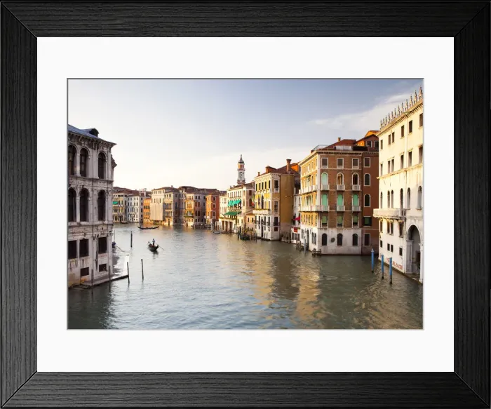 Framed Print : Gondolier on the Grande Canal, Venice, Italy Framed Print : Gondolier on the Grande Canal, Venice, Italy