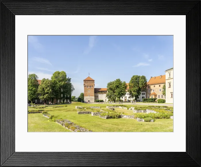 Framed Print : Looking towards Thieves tower or Zlodziejska Tower, Wawel Royal Castle Framed Print : Looking towards Thieves tower or Zlodziejska Tower, Wawel Royal Castle