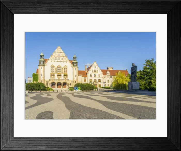 Framed Print : Adam Mickiewicz University, Adam Mickiewicz Monument in Adam Mickiewicz Square Framed Print : Adam Mickiewicz University, Adam Mickiewicz Monument in Adam Mickiewicz Square