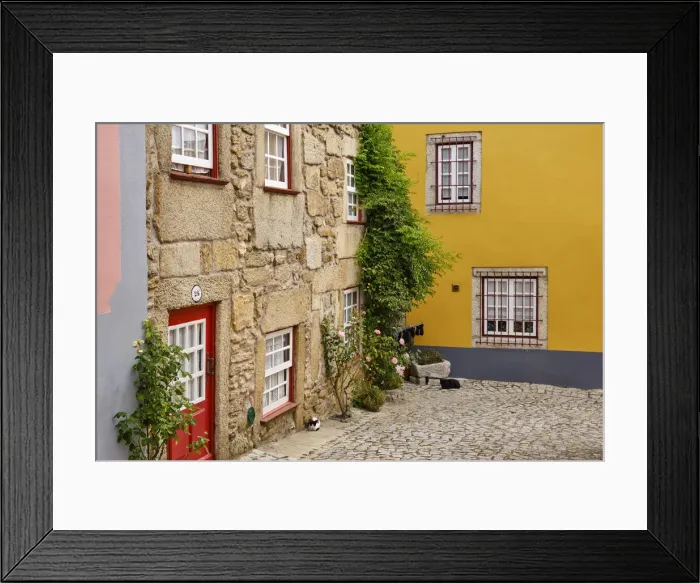 Framed Print : Street and houses of the walled village of Almeida, on the borderland with Spain Framed Print : Street and houses of the walled village of Almeida, on the borderland with Spain