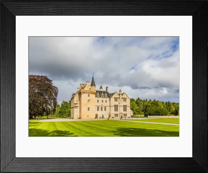 Framed Print : Cawdor Castle, Cawdor, Scotland, United Kingdom Framed Print : Cawdor Castle, Cawdor, Scotland, United Kingdom