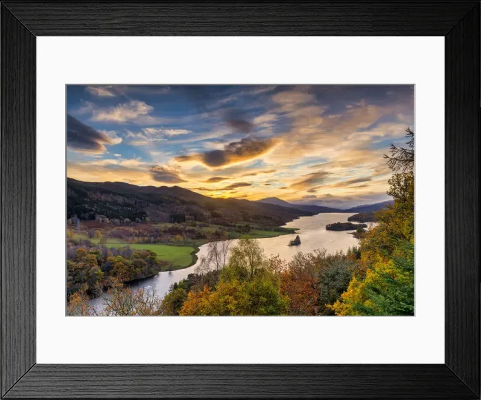 Framed Print : Queens View at Sunset over Loch Tummel in Autumn, Perth & Kinross, Scotland Framed Print : Queens View at Sunset over Loch Tummel in Autumn, Perth & Kinross, Scotland