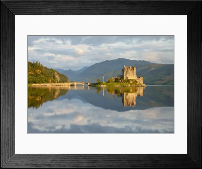 Framed Print : View across Loch Duich to Eilean Donan Castle, Kyle of Lochalsh, Highlands, Scotland Framed Print : View across Loch Duich to Eilean Donan Castle, Kyle of Lochalsh, Highlands, Scotland