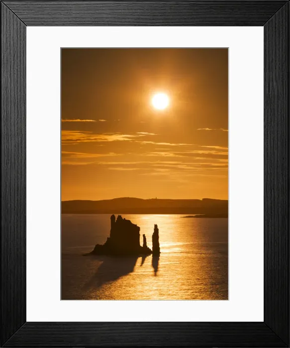 Framed Print : The Drongs sea stacks and sunset, Hillswick, Northmavine, Shetland Framed Print : The Drongs sea stacks and sunset, Hillswick, Northmavine, Shetland